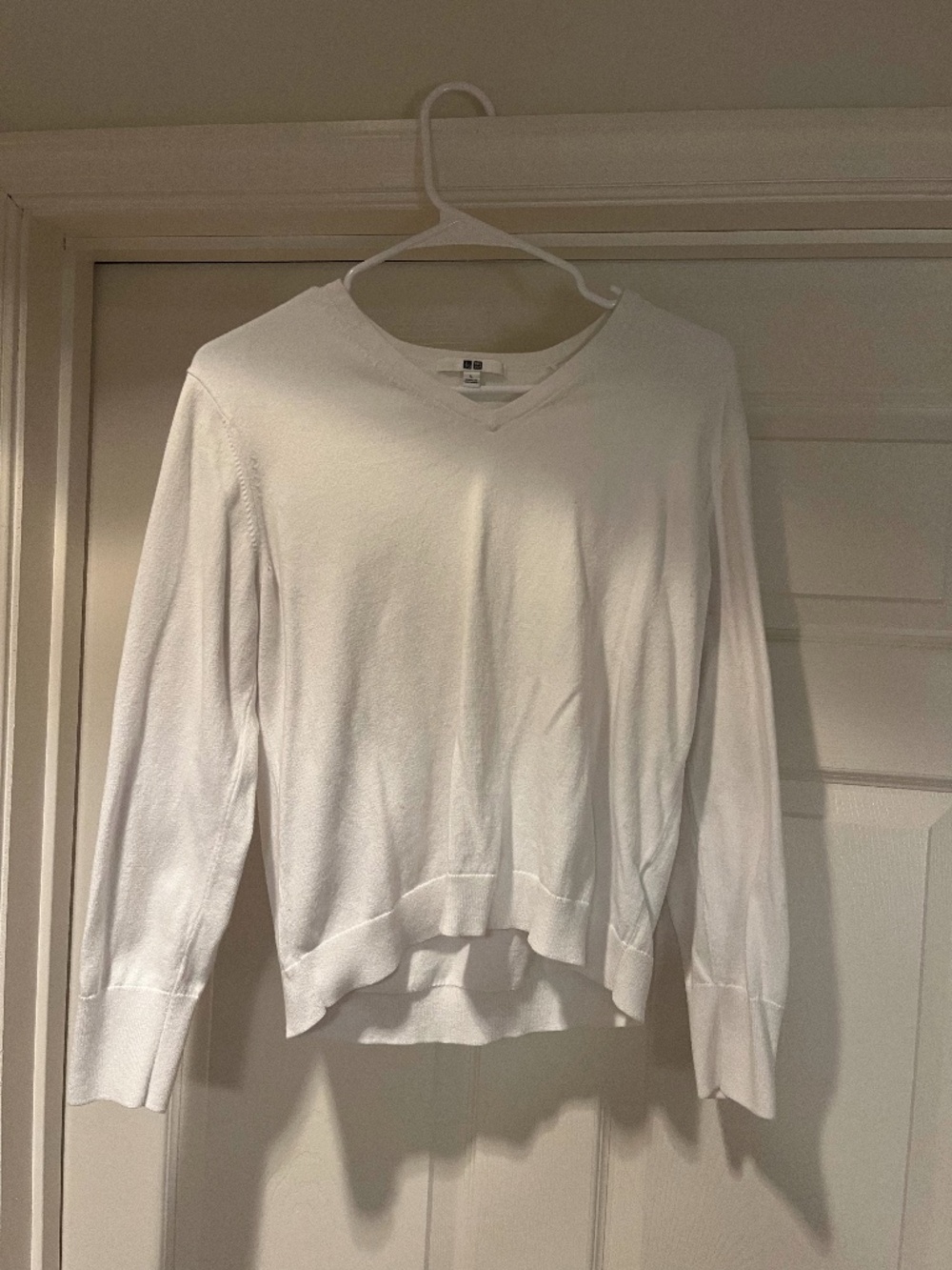 White Uniqlo V Neck Long Sleeve Shirt Large